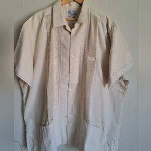 D'Chable Authentic Guayabera. Size 3xl. Cream color